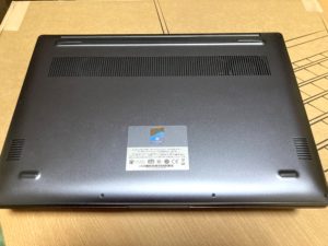 HUAWEI MateBook D16底側20230327